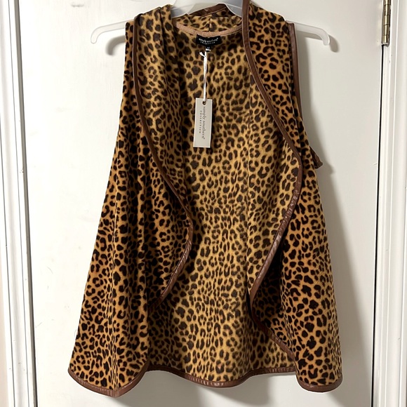NWT Simply Southern Leopard Vest with pockets, size Medium, lightweight - Picture 2 of 6